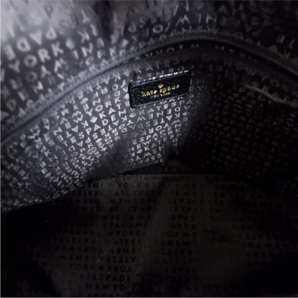 KATE SPADE PEBBLED BLACK LEATHER BAG WITH TASSEL♠️ - Picture 4 of 12